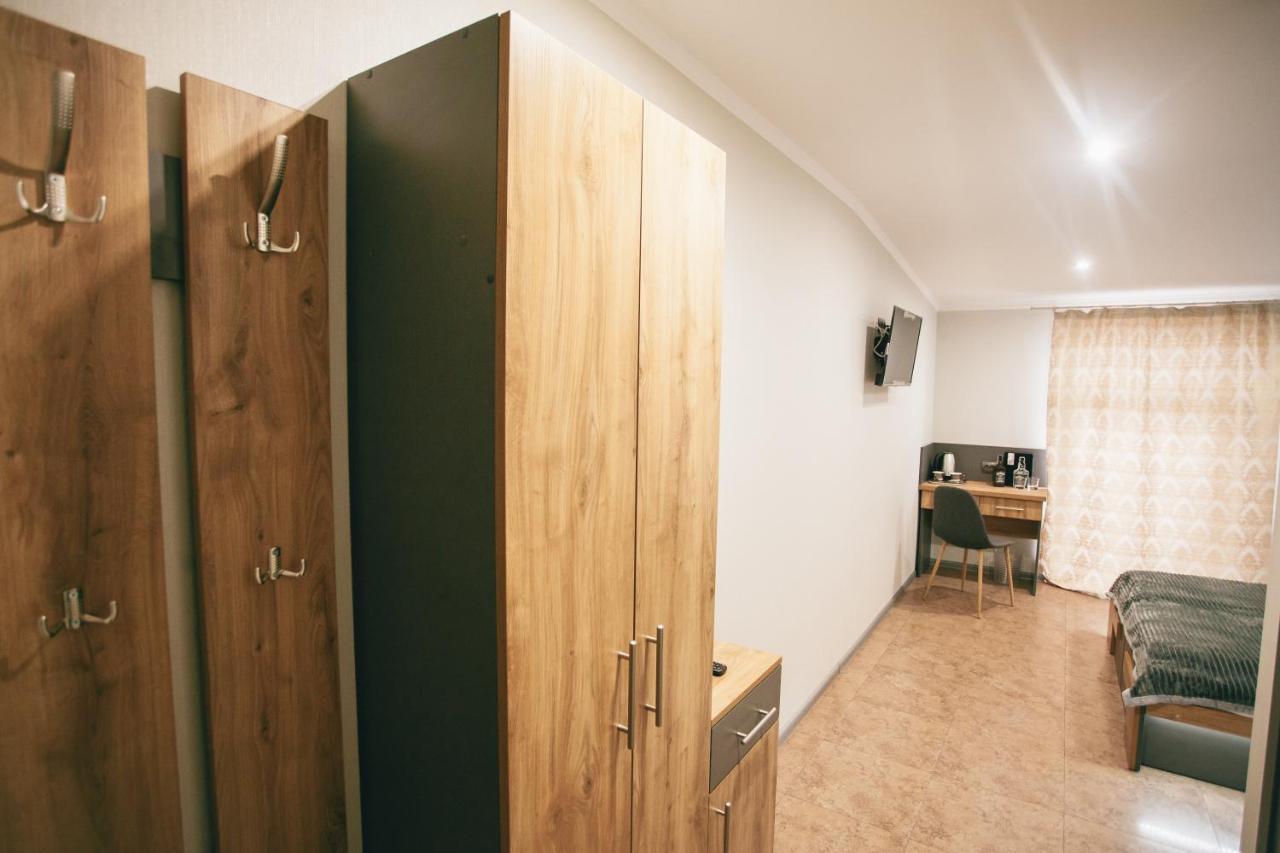 4Rooms Vinnytsja Buitenkant foto